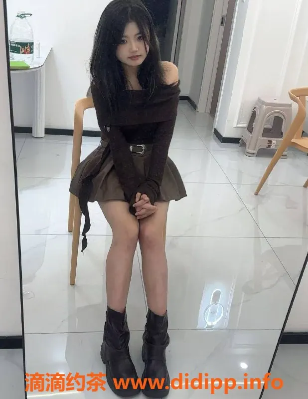 成都楼凤-成都小清柠，160身高，100体重，500元开启服务