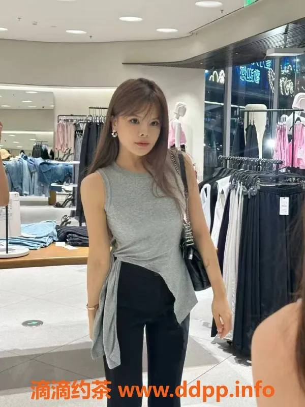 深圳楼凤-龙华晨晨，视频认证美丽体验，1200p