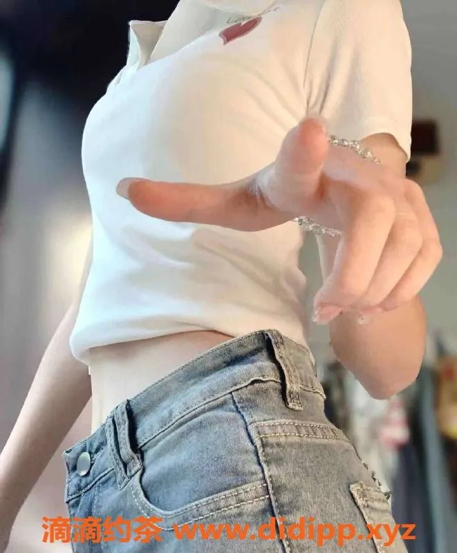 成都楼凤-青龙广场嫩妹雨雨，165高、600元超值服务