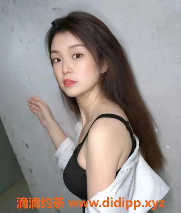 广州楼凤-海珠兼职佳琪，24岁166cm，性感34C，500元40分钟