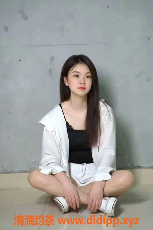 广州楼凤-海珠兼职佳琪，24岁166cm，性感34C，500元40分钟