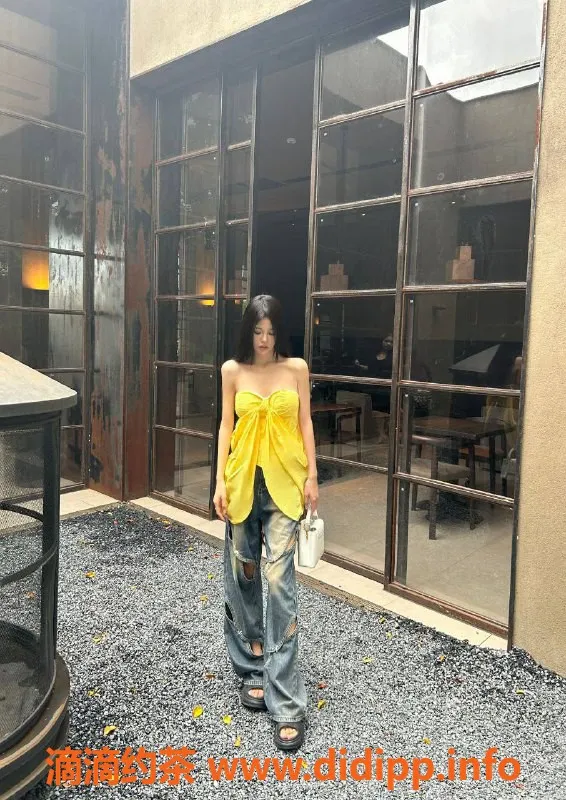 广州楼凤-天河小蚂蚁，嫩妹服务，3000元起