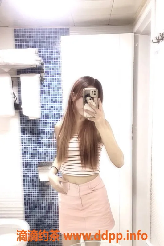成都楼凤-成华区乐宝小美女，身高168颜值控，90斤，前后陪洗服务