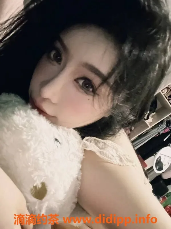 广州楼凤-天河嫩妹温以凡，1888起，视频验证