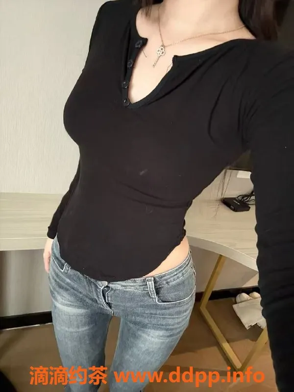 成都楼凤-成都嫩妹思思，21岁165cm，600元体验竟然不踩雷！