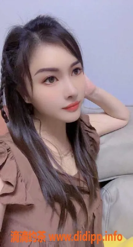 广州楼凤资源信息,广州白云29岁大胸老师，400元体验服务