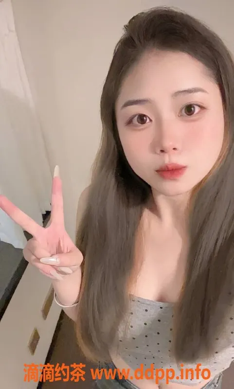 成都楼凤-成华区嫩妹小薇，年龄18岁，身高163，550元60分钟