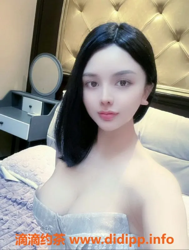 上海楼凤-德焕：胡志明超白肌越南女孩，160cm，45kg