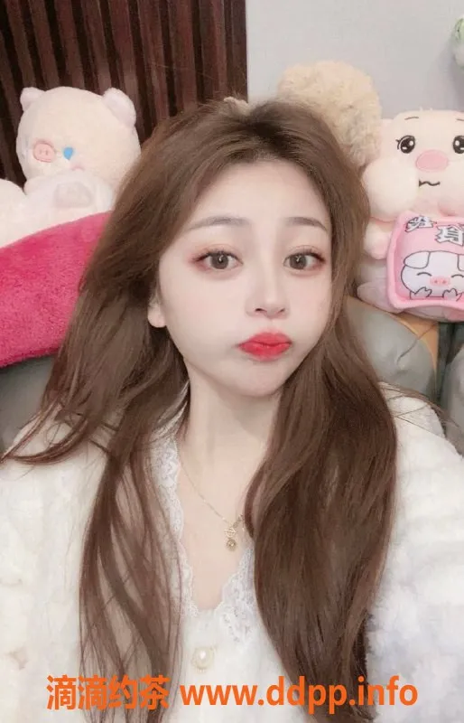 北京楼凤-朝阳呆呆24岁新人，陪浴胸推服务可选