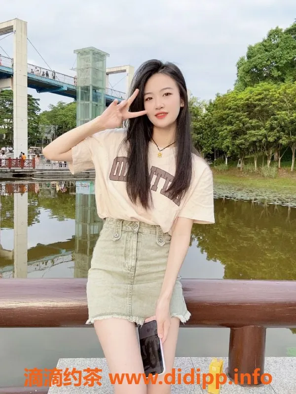 成都楼凤-茹茹：成华区20岁白嫩南方妹子，腰臀比完美