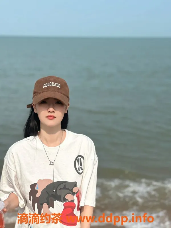 成都楼凤-茹茹：成华区20岁白嫩南方妹子，腰臀比完美