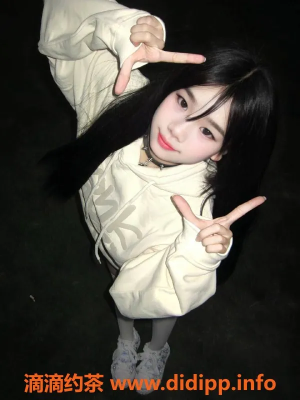 成都楼凤-锦江区乖乖18岁嫩妹，身高158，600元体验！