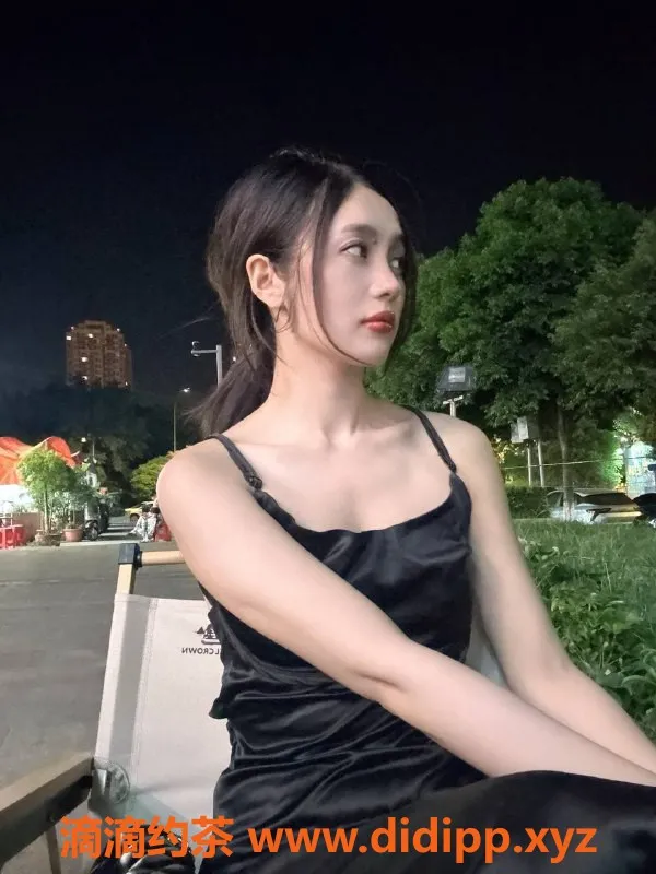 成都楼凤-25岁梦瑶，身材纤细，500元起服务热荐