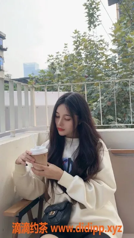 成都楼凤-25岁梦瑶，身材纤细，500元起服务热荐