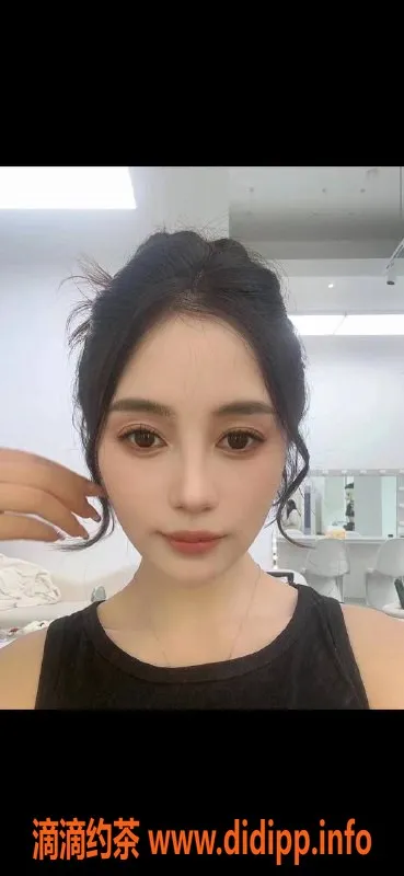 成都楼凤-25岁梦瑶，身材纤细，500元起服务热荐