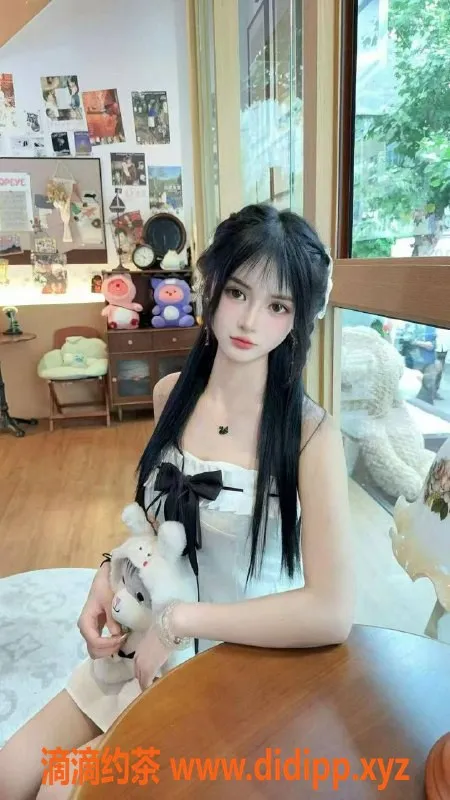 成都楼凤-锦江区炫炫，19岁C罩杯嫩妹，700起