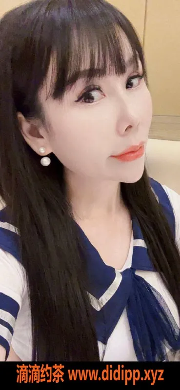 长沙楼凤-雨花区小泽，167cm、46kg、C+罩杯，27岁双飞体验