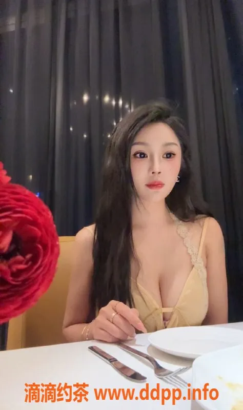 北京上门服务-朝阳叶倾仙，168cm大胸美女，携手体验按摩陪浴