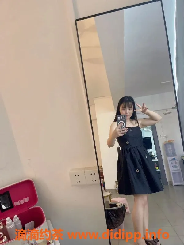 广州楼凤-天河月儿 500P专业服务 舌吻69P等你来体验