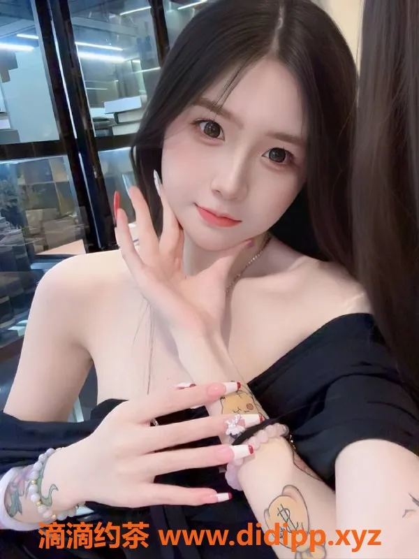 深圳楼凤-龙华草莓怡，P1500大胸嫩妹服务