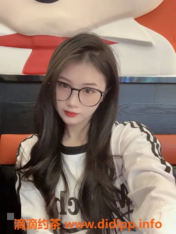 广州楼凤-天河晓晓，69p优质服务，600元欢迎咨询