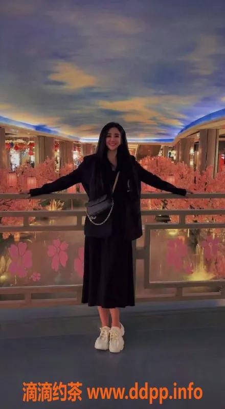 南京楼凤-建邺蓝彩儿：身高166，D杯，洗浴服务超棒