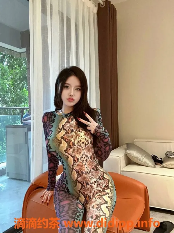 深圳楼凤-深圳龙华美羊，165cm身高C罩杯，2000元体验！