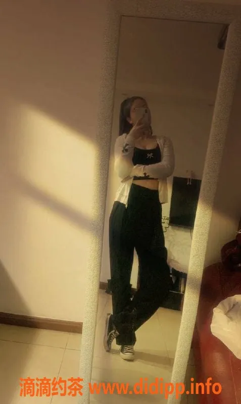 上海楼凤-上海松江区美眉，25-30岁，600元KH AA服务