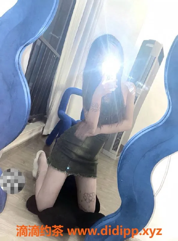 成都楼凤-成都饼干16岁，153身高，550元嫩妹三件套