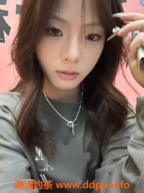 广州楼凤-白云怡儿：优质洗吹做服务，600元起