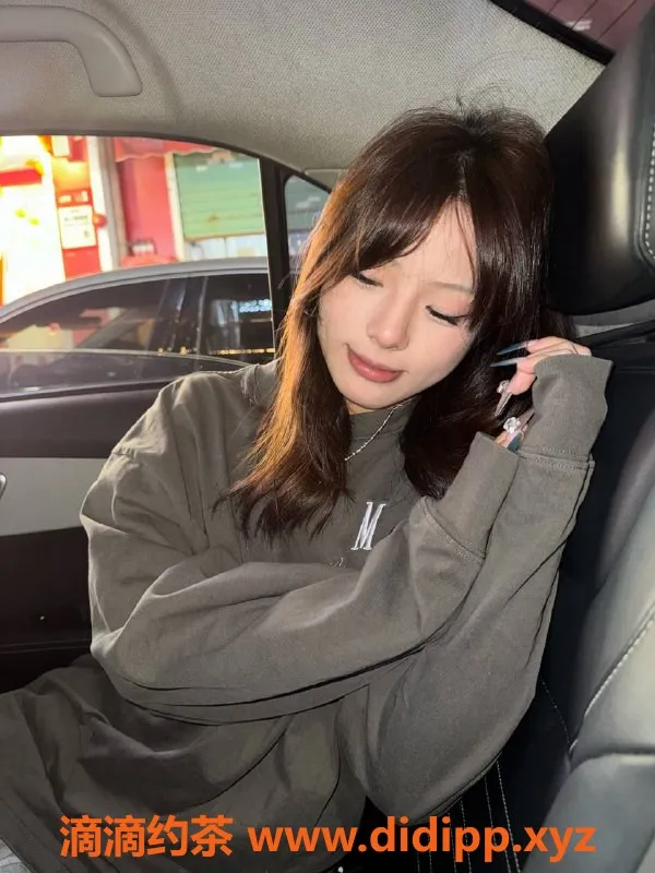 广州楼凤-白云怡儿：优质洗吹做服务，600元起