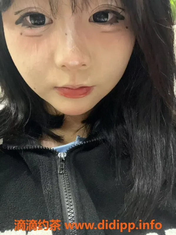 成都楼凤-成都二条，16岁巨乳妹，600元服务