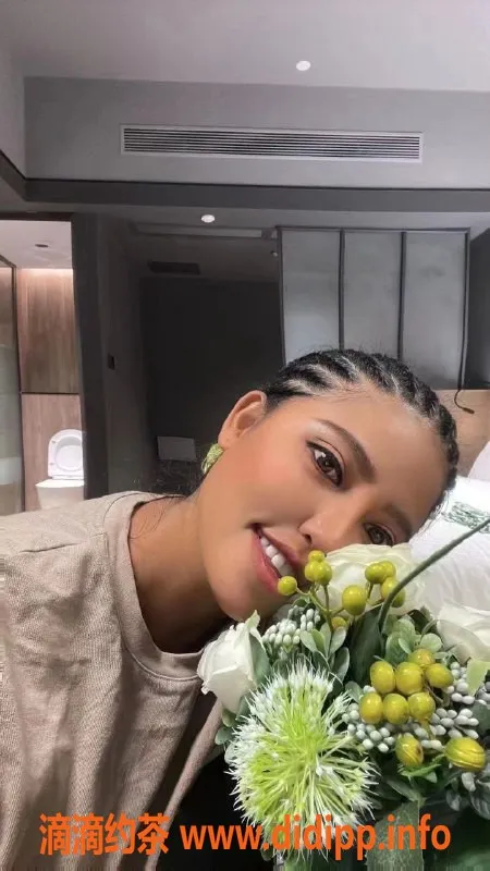 杭州楼凤-杭州南亚幸运女孩，25岁高颜值，完美服务体验！