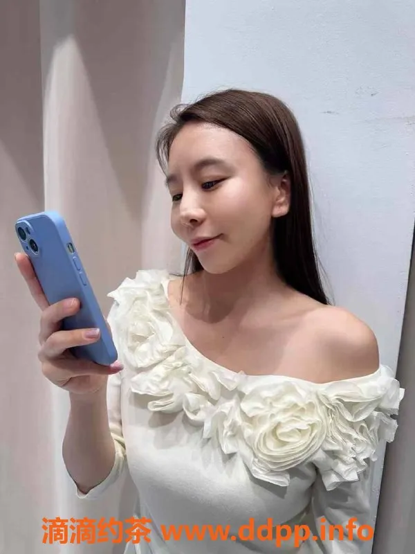 佛山楼凤-顺德Lily，600元体验，完美服务等你来！