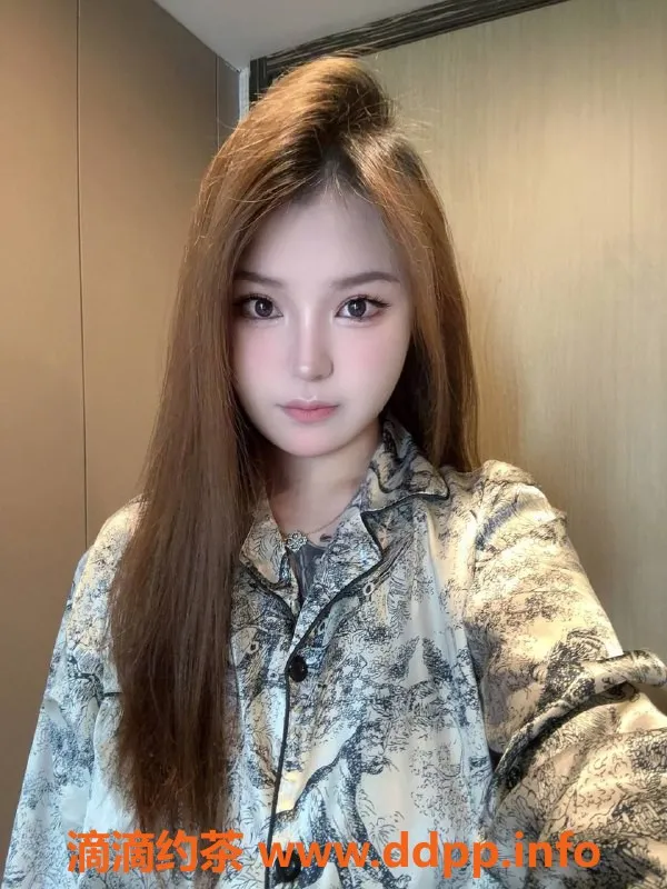 杭州楼凤-滨江Mia嫩妹上门，大长腿巨乳服务超赞