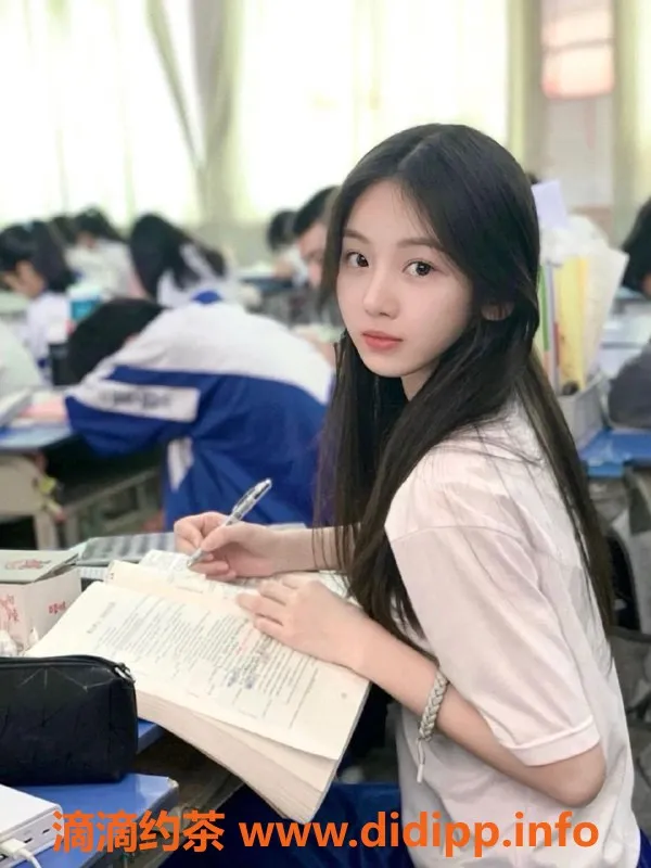 上海外围-上海外围中圈服务，1500起体验不一样的快感