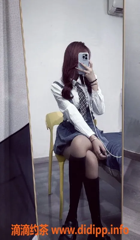 杭州楼凤-滨江嫩妹小雅，超赞舌吻与共浴服务