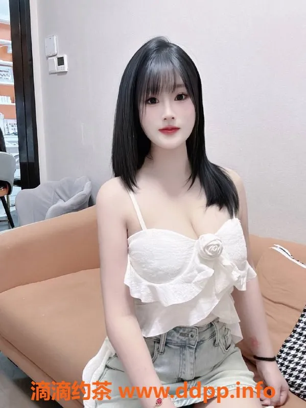 成都楼凤资源信息,成华区18岁巨乳嫩妹云云，D+大奶超敏感