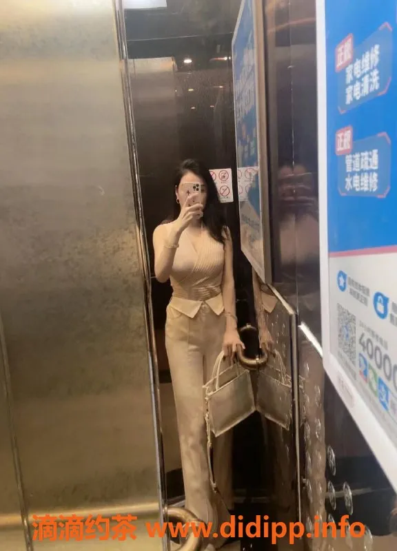 深圳楼凤-福田车模，3000元享多重服务