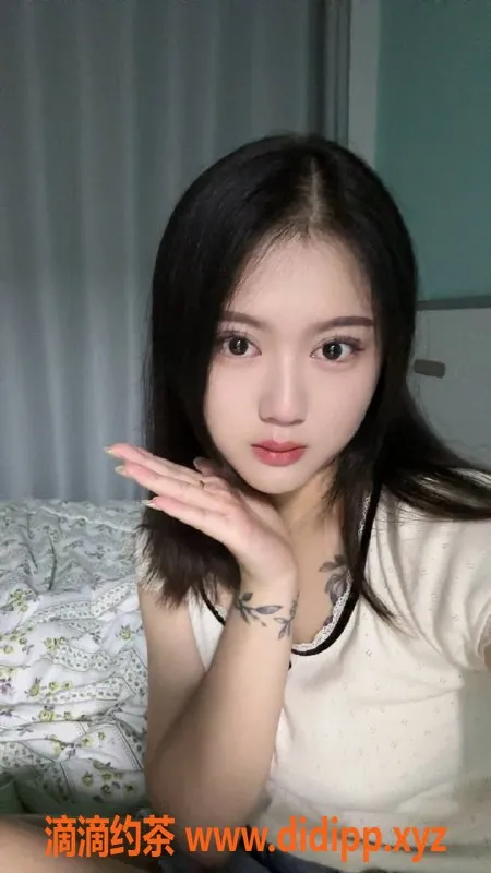 深圳楼凤-南山可可，嫩妹大胸，课费P900，私聊快速