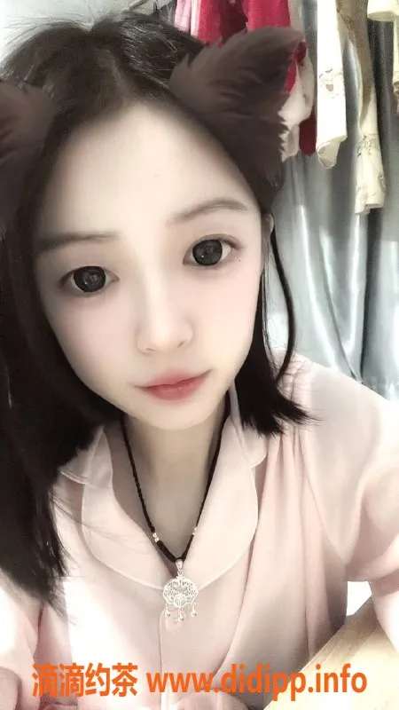 广州楼凤-白云御姐琪琪，800元起，舌吻69p服务！