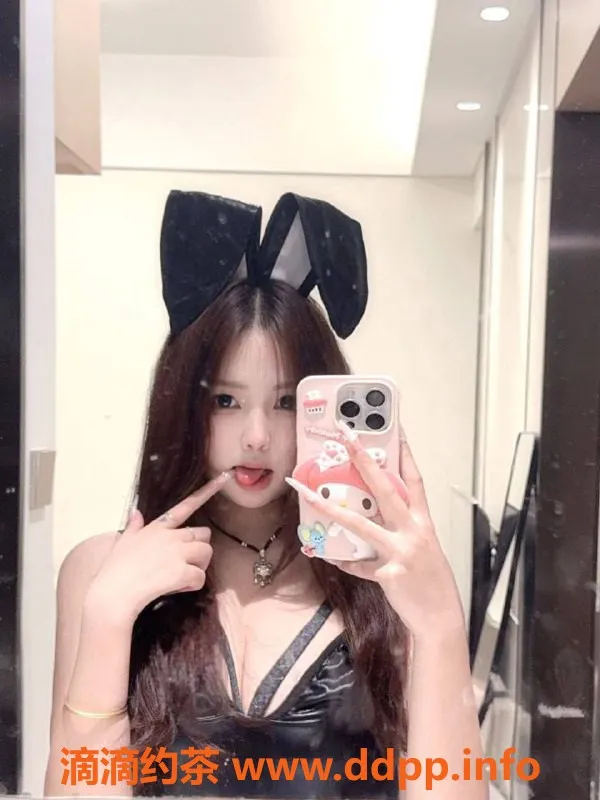 深圳楼凤-龙华曼曼，900元私密服务，尽享难忘体验