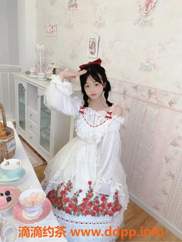 东莞楼凤资源信息,东莞菲菲，娇小萝莉享受，爽翻天！