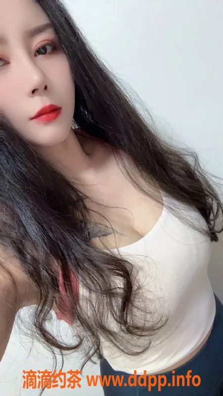 成都楼凤-武侯区米娜，26岁，胸围D，400元体验舒适服务