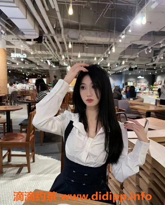 重庆楼凤-丽婷23，162cm，95斤，贴心御姐服务，700起