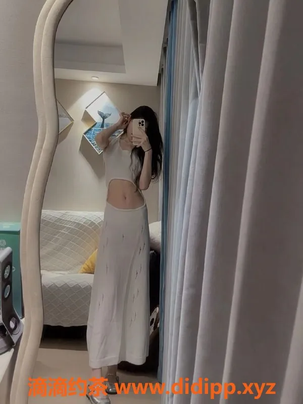 上海楼凤资源信息,闵行李泽雨，163/44KG嫩妹，制服鸳鸯浴服务