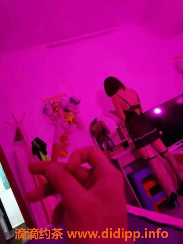 广州楼凤-广州海珠老师小琳琳，27岁165cm，快餐400起