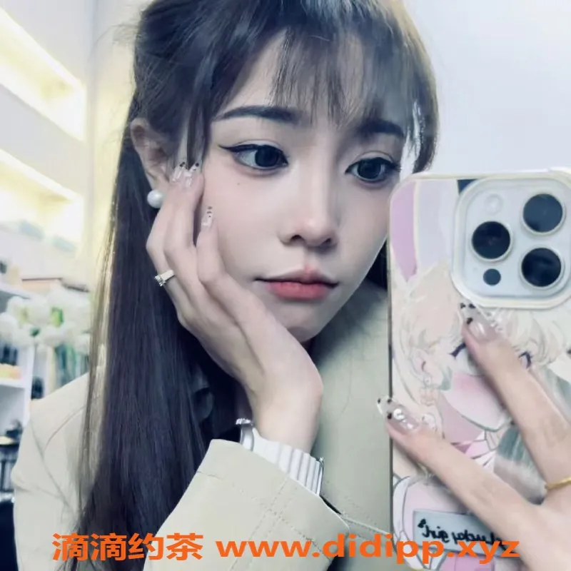 成都上门服务-成都嫩妹十七，18岁，160cm、85斤巨乳，可上门包夜