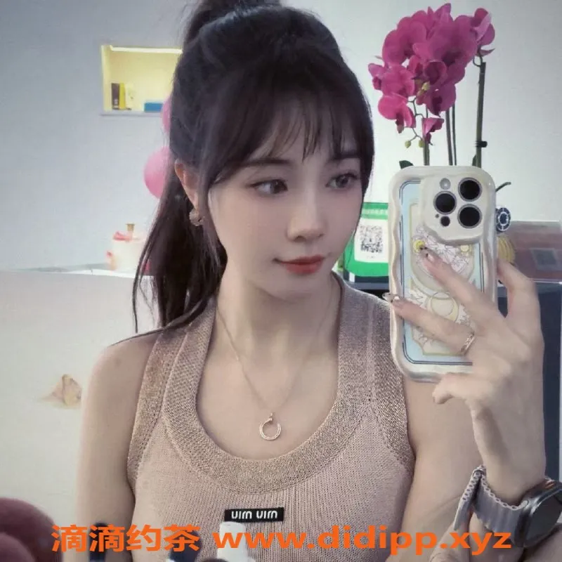 成都上门服务-成都嫩妹十七，18岁，160cm、85斤巨乳，可上门包夜