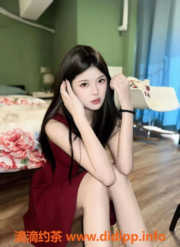 长沙楼凤-芙蓉区18岁纤一，身高169，108斤陪浴服务